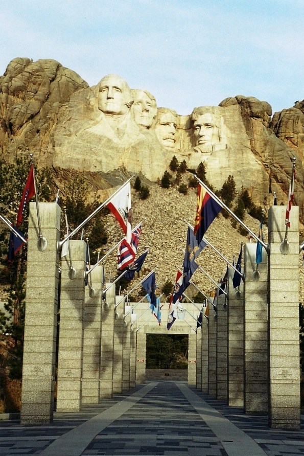 Entrance to Mt Rushmore