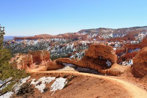 Trail to Queens Garden from Sunset Point